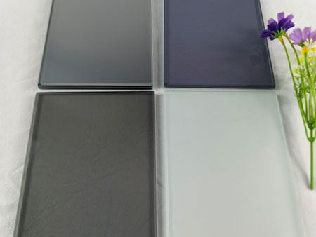 Vidro laminado colorido