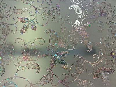 Vidro impresso revestido com titânio