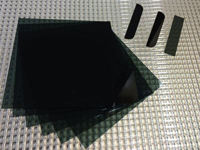 Vidro automotivo preto