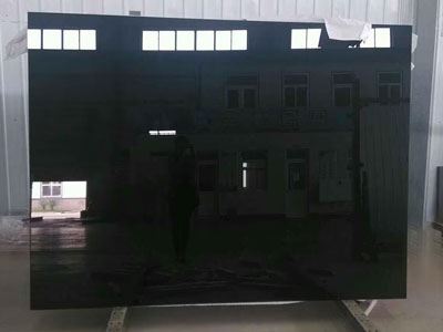 Vidro automotivo preto